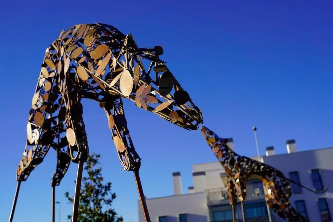 Colmenar Viejo escultura A la sombra de los perros