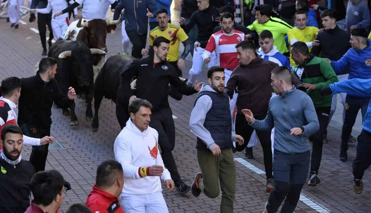 ENCIERRO (1)