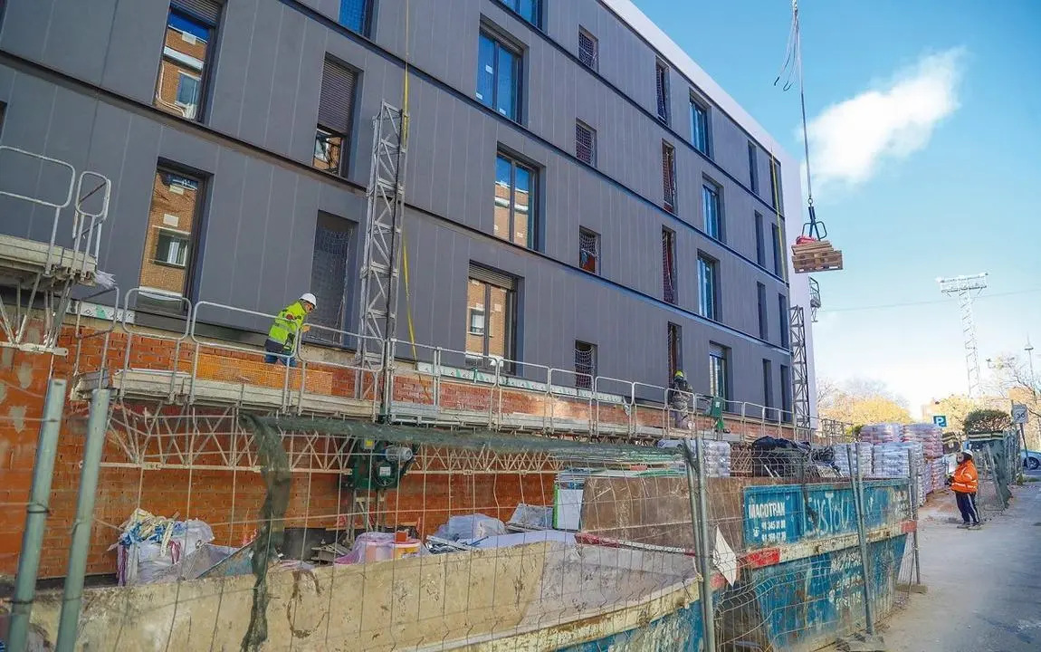 Una de las promociones p&uacute;blicas de viviendas en construcci&oacute;n en Alcobendas