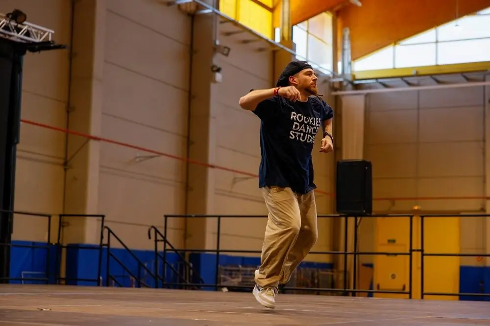 Concursante del campeonato de danza urbana &lsquo;Kick The Wop&rsquo;. Imagen del Ayuntamiento de Colmenar Viejo.