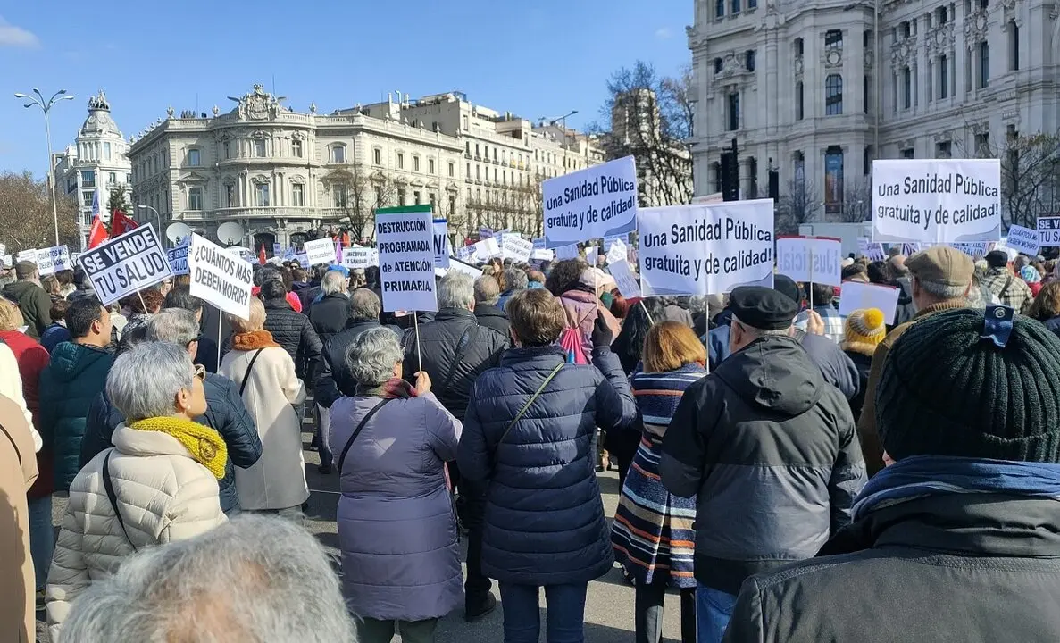 Un momento de la macromanifestaci&oacute;n por la Sanidad P&uacute;blica en Madrid realizada en 2023