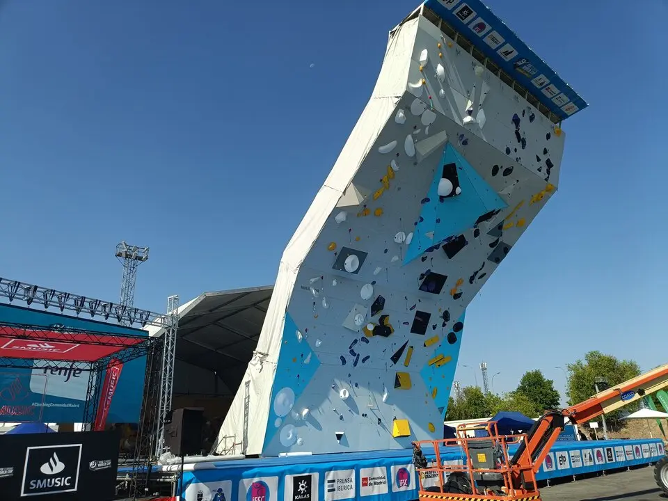 El panel de escalada de la Copa del Mundo de dificultad en Alcobendas.