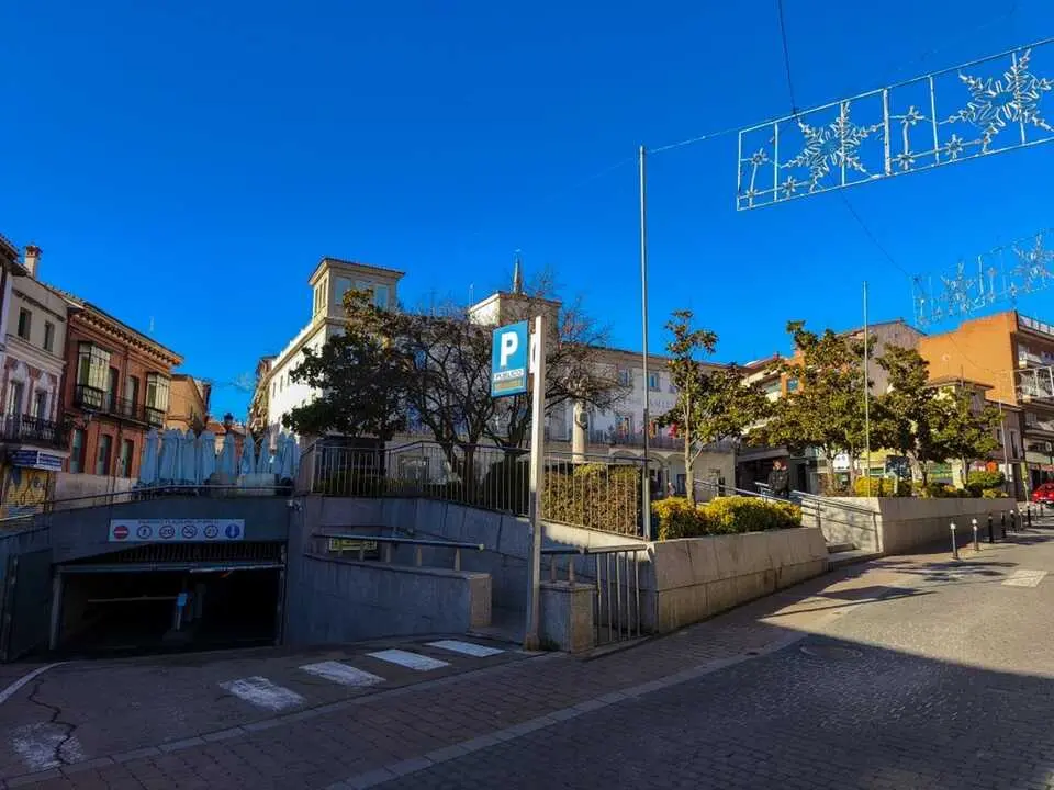 aparcamiento plaza pueblo colmenar (1)