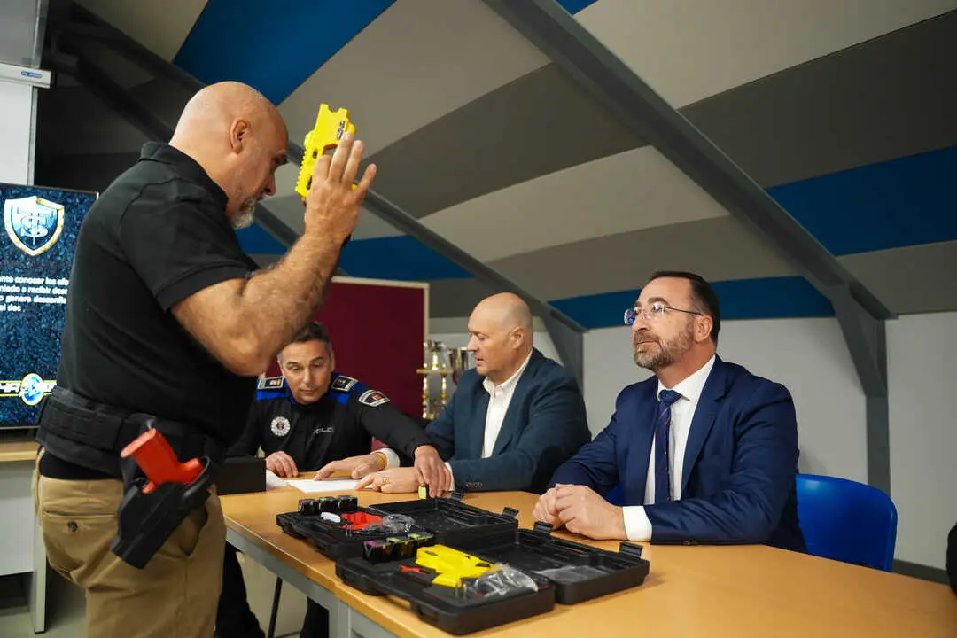 pistola taser cv