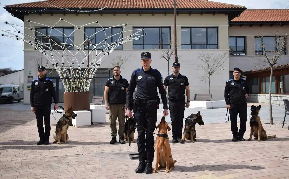 xana perro policia (1)