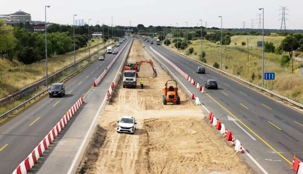 Obras en la carretera M-607 de ampliaci&oacute;n a un tercer carril