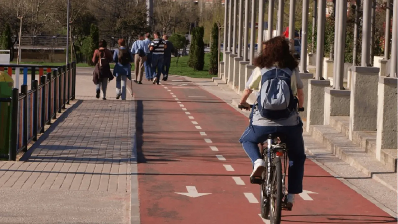 La ordenanza de Movilidad de Tres Cantos establecer&aacute; normas, entre otras cuestiones, sobre la circulaci&oacute;n de bicicletas o patinetes por la ciudad