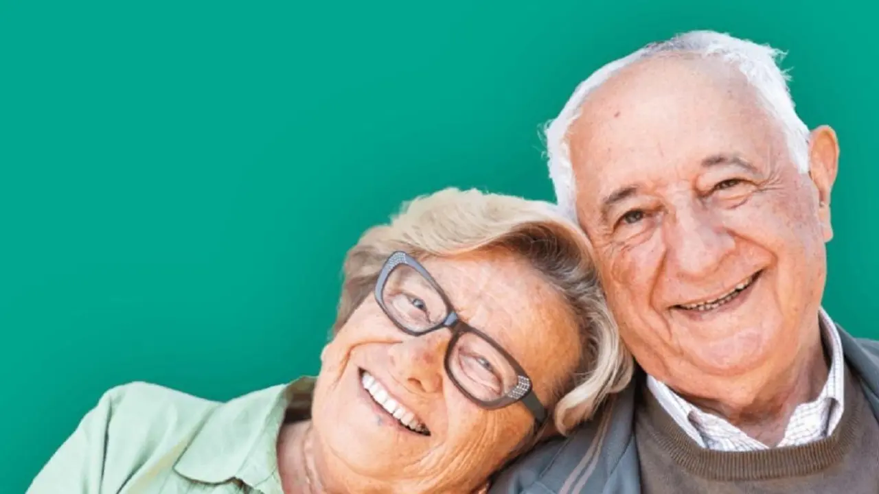 Imagen de mayores en la web de Caser Residencial