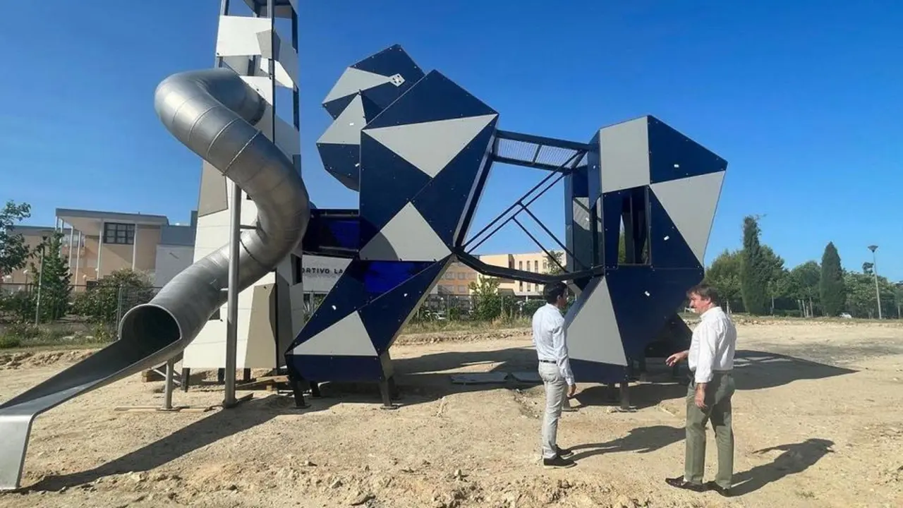 Gorila en el &aacute;rea infantil Siete Leguas de Tres Cantos