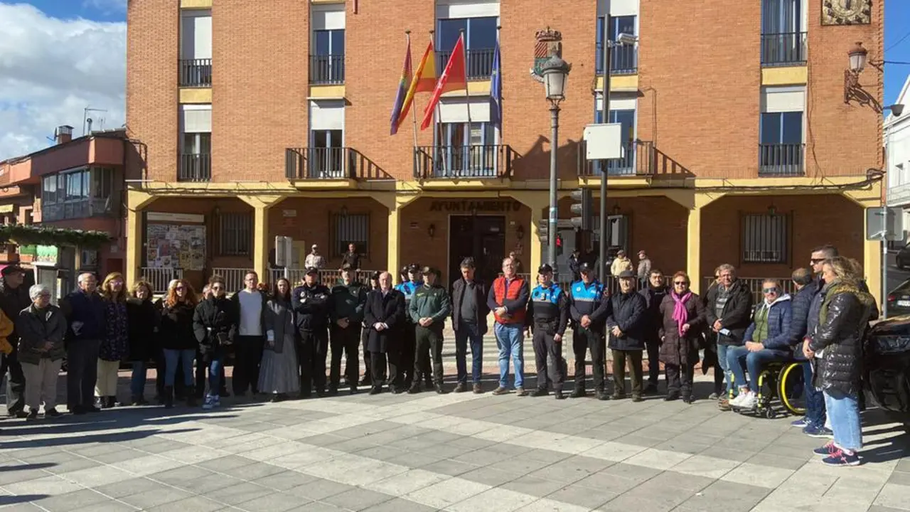 Minuto de silencio en Algete en apoyo a la Guardia Civil