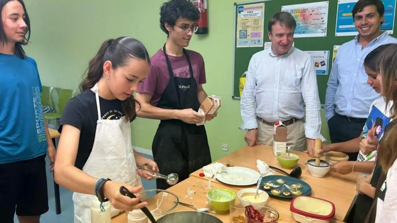 Alcalde de Tres Cantos en taller de cocina