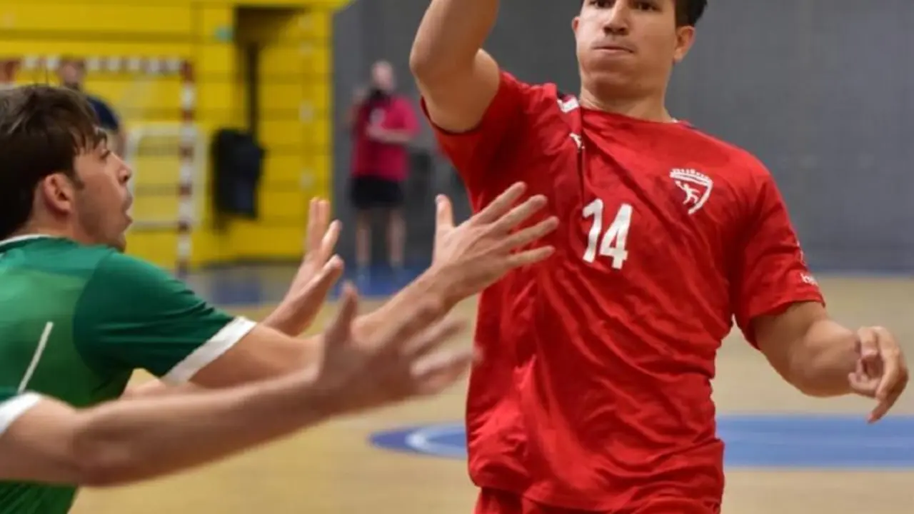 Primer partido amistoso de pretemporada del BM Alcobendas con el Safa (Foto: F&aacute;tima Ib&aacute;&ntilde;ez / BM Alcobendas)