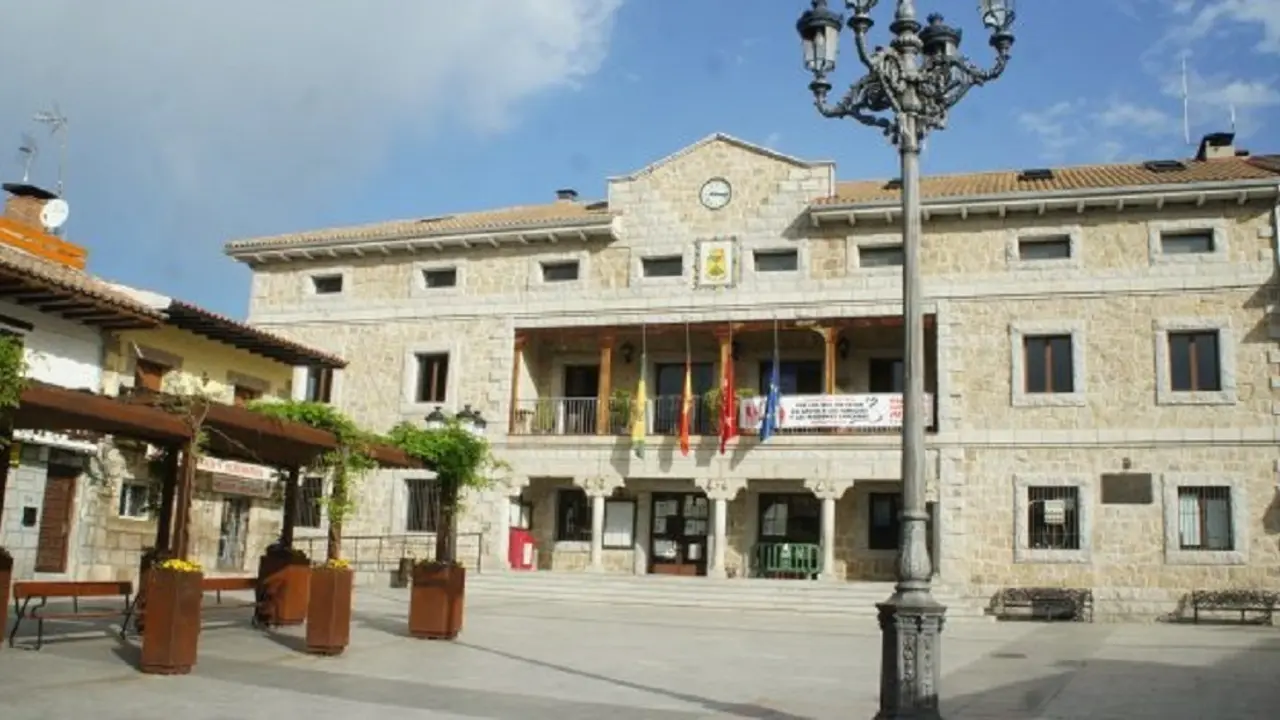 Plaza del Ayuntamiento de Manzanares El Real