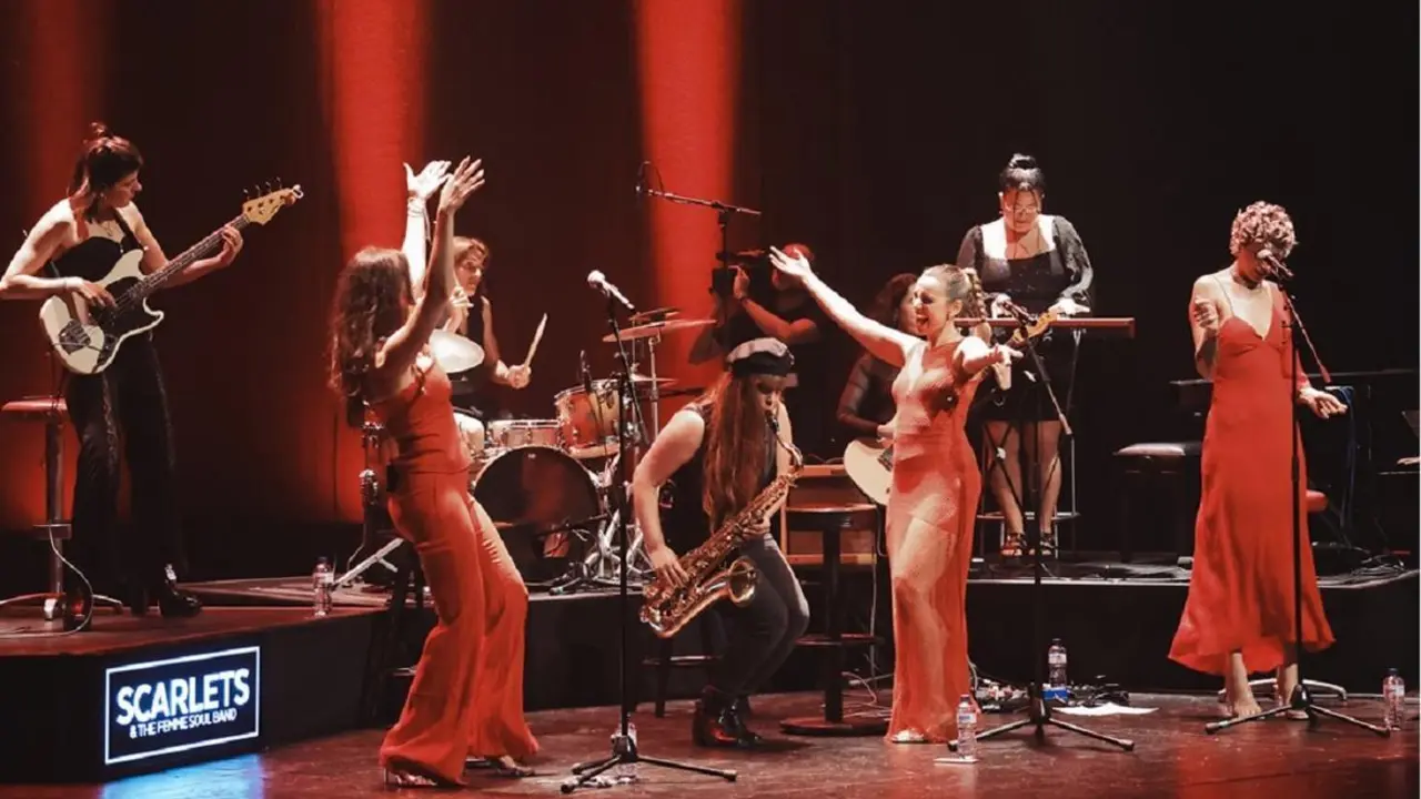 Una de las actuaciones del grupo femenino de soul Scarlets, que act&uacute;a en El Boalo, Cerceda y Mataelpino