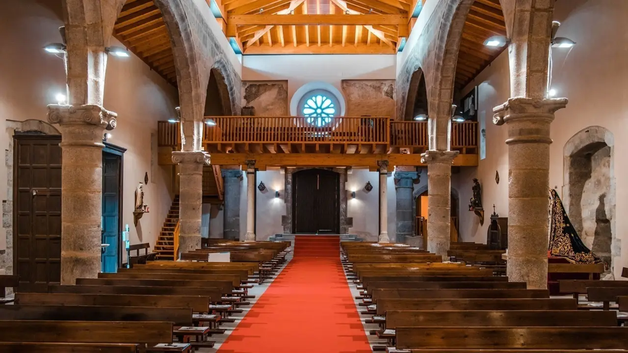 Interior de la iglesia de Nuestra Se&ntilde;ora de las Nieves de Manzanares El Real