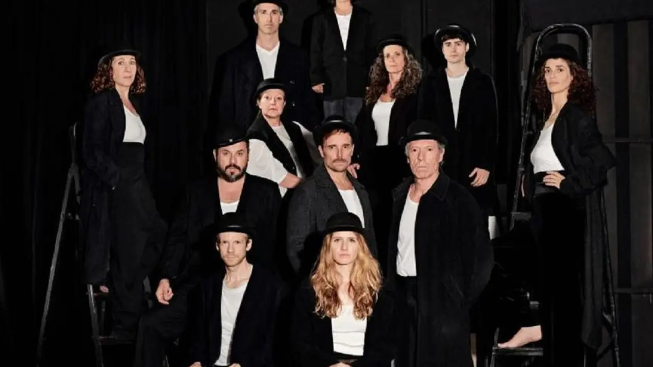 Foto promocional de Seis personajes en busca de autor, que se representa en Sans