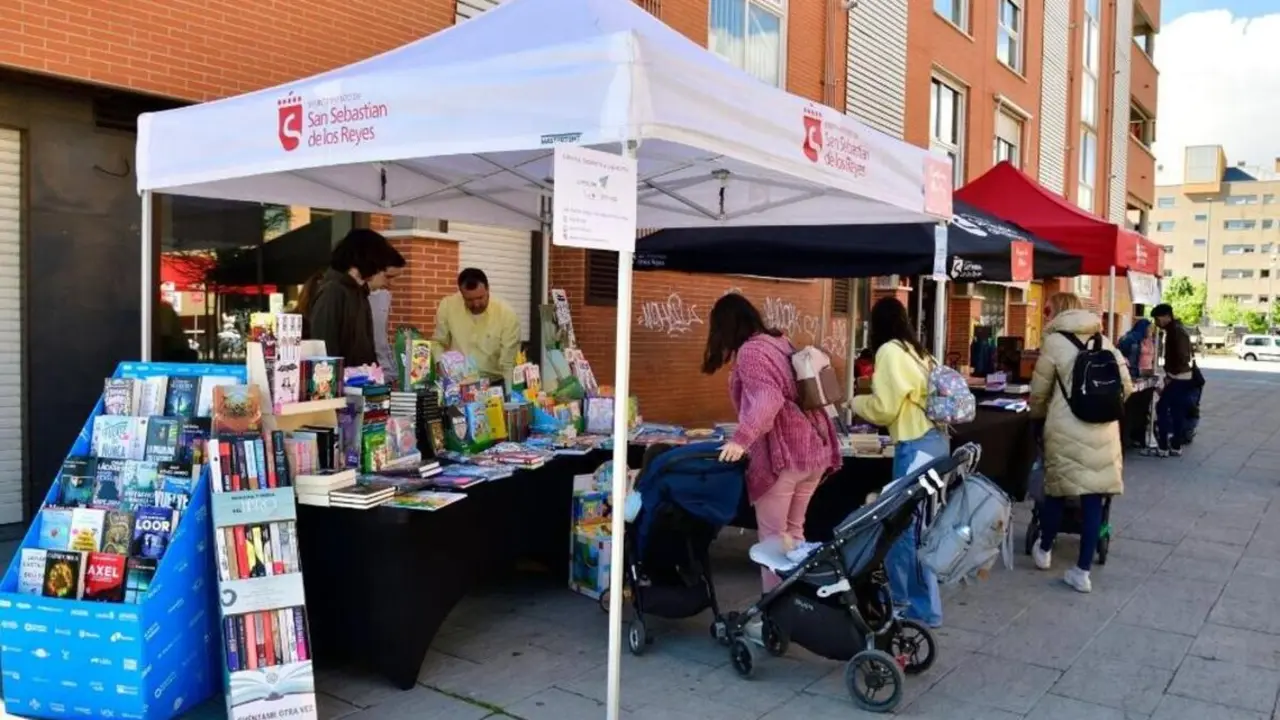 Feria del libro en Dehesa Vieja (1)