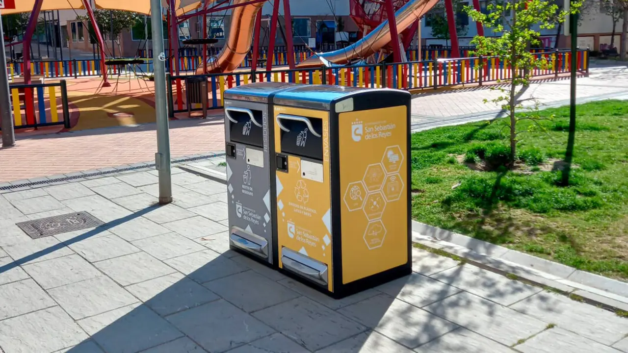 Papeleras inteligentes de San Sebasti&aacute;n de Los Reyes. Imagen cedida por el Ayuntamiento.