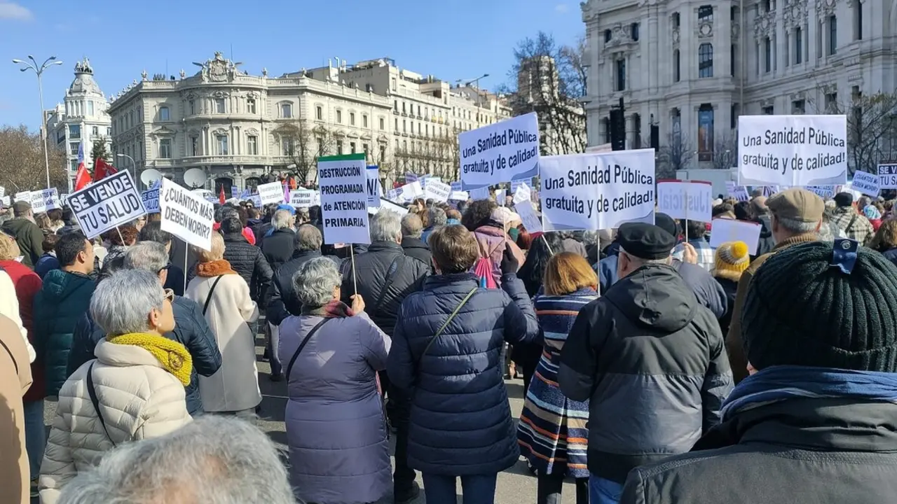 Un momento de la macromanifestaci&oacute;n por la Sanidad P&uacute;blica en Madrid realizada en 2023