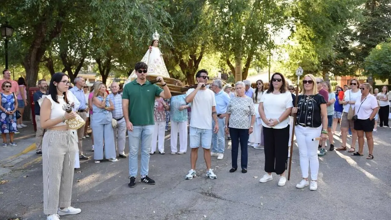La Virgen del Espinar, patrona de Guadalix de la Sierra, llega al pueblo