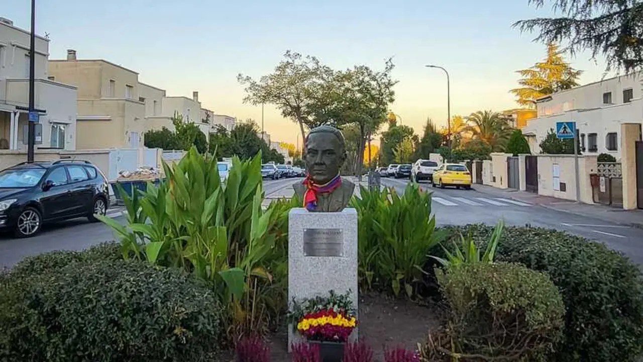 antonio machado busto