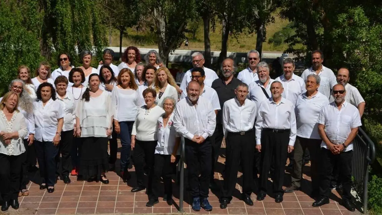 Foto de familia de la Coral de San Sebasti&aacute;n de los Reyes
