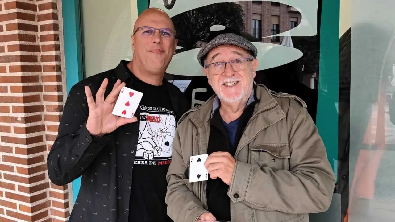 Daniel Olmos, Mago Buchet (izqda) y Jos&eacute; Luis Rodr&iacute;guez, mago Dr&iacute;guez (dcha), en Onda Cero Madrid Norte