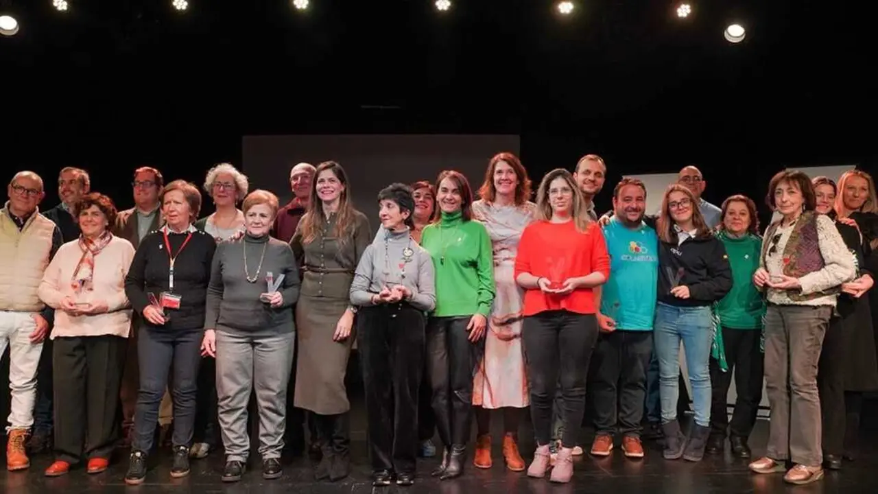 Foto de familia de la Gala del Voluntariado 2025 de Colmenar Viejo
