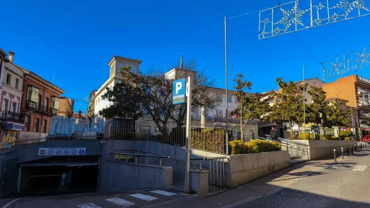 aparcamiento plaza pueblo colmenar (1)