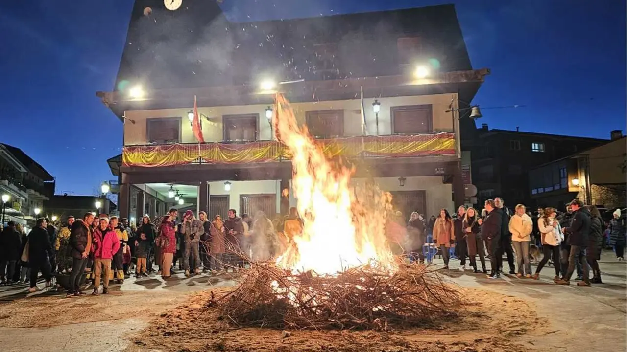 Hoguera-san-sebasti&aacute;n-becerril-sierra