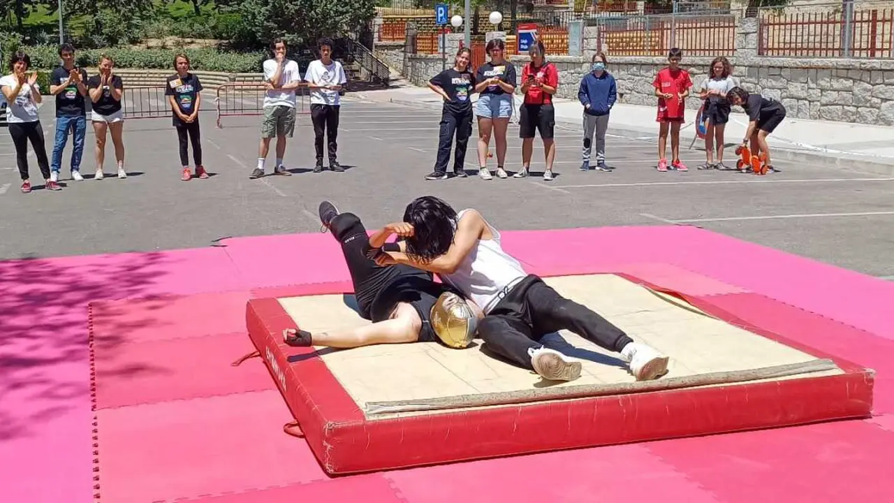 Una exhibici&oacute;n en verano del Madrid Norte Wrestling con sede en Tres Cantos