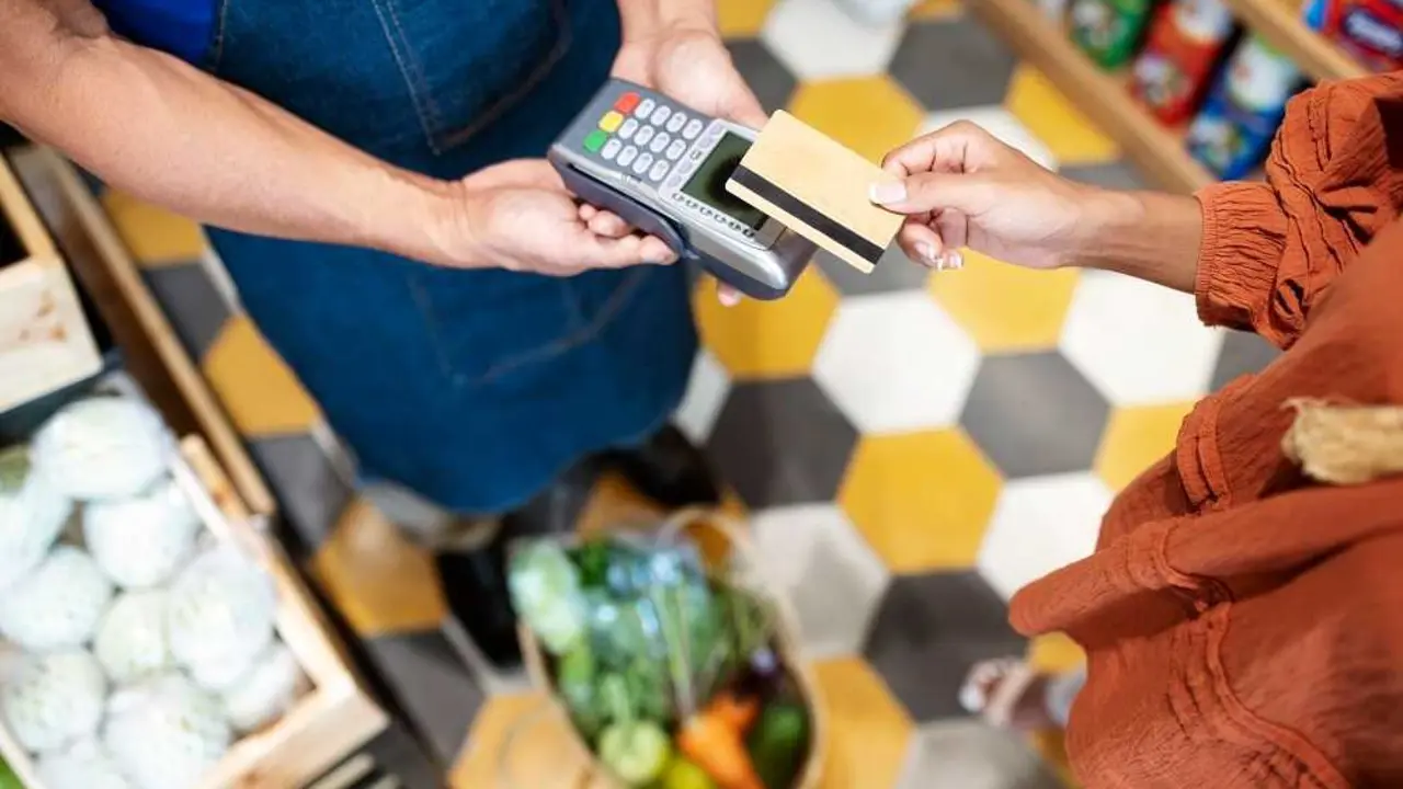 compras pago con tarjeta datafono comercio local