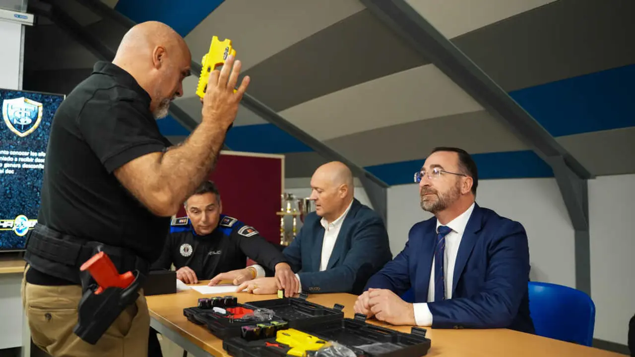 pistola taser cv