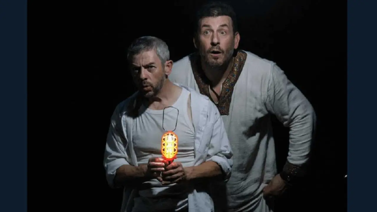 Imagen de El s&oacute;tano de las iron&iacute;as, de Lo m&aacute;s crudo teatro