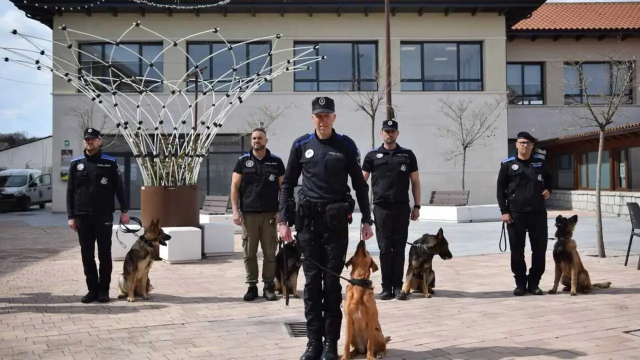 xana perro policia (1)