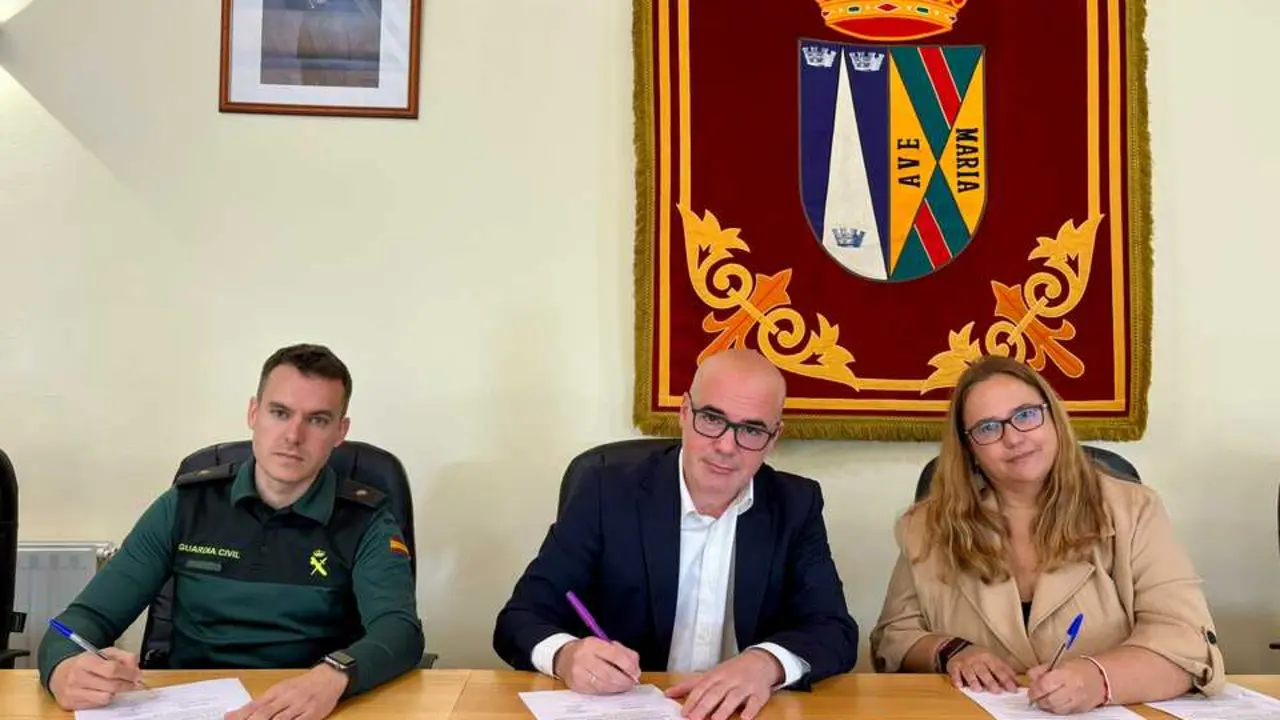 El Ayuntamiento de El Boalo firma oficial de su adhesión al Sistema VioGén 2