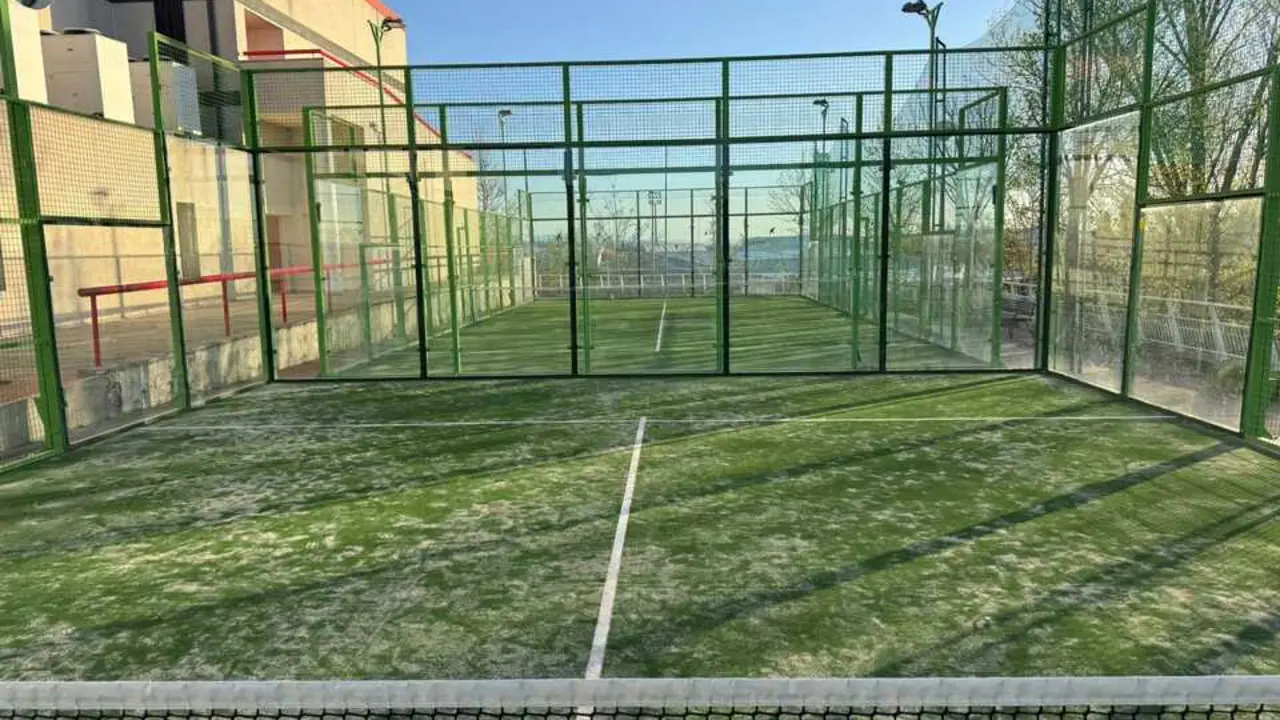 c&eacute;sped padel