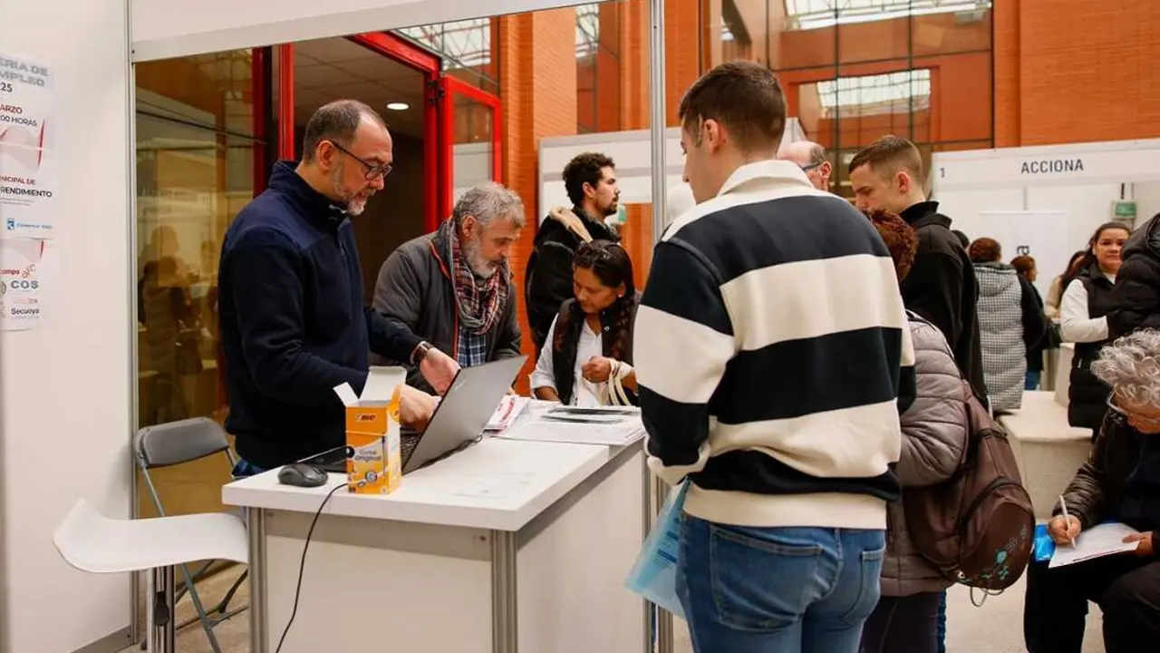 Un momento de la Feria de Empleo de Colmenar Viejo de 2025