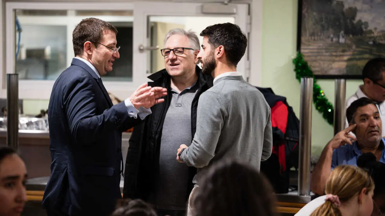 Mariano Ca&ntilde;as con el Presidente del Centro de Atenci&oacute;n al Refugiado (Alcobendas)