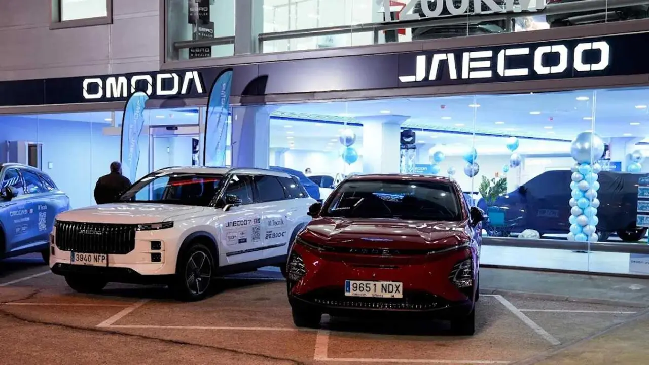 Coches Omoda y Jaecoo en concesionario M-Automoci&oacute;n en Alcobendas