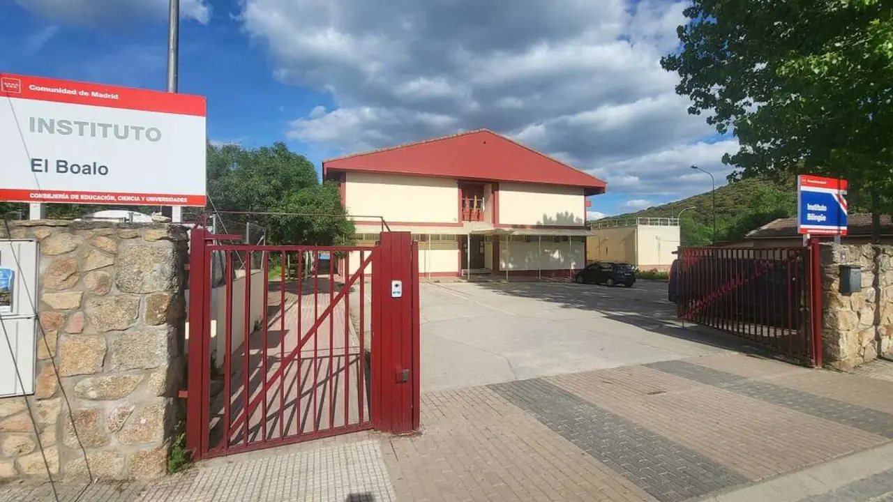 Entrada al Instituto de El Boalo