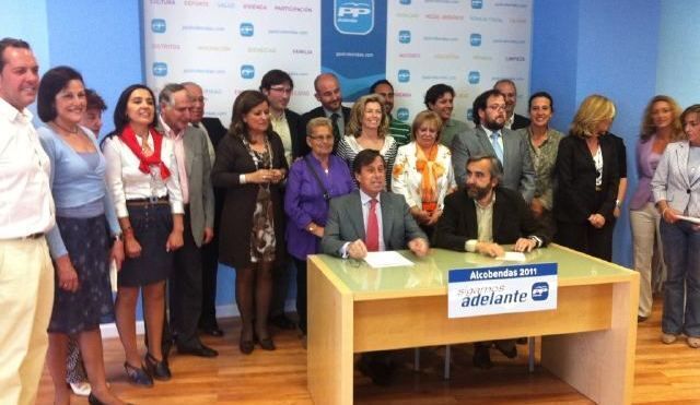 Ignacio García de Vinuesa con la lista electoral del PP de ALCOBENDAS en 2011