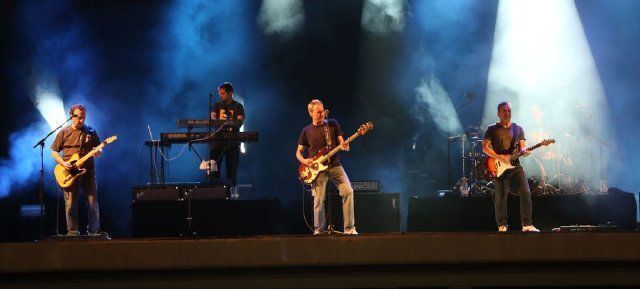 Los Hombres G protagonizaron uno de los conciertos más concurridos de las Fiestas de TRES CANTOS 