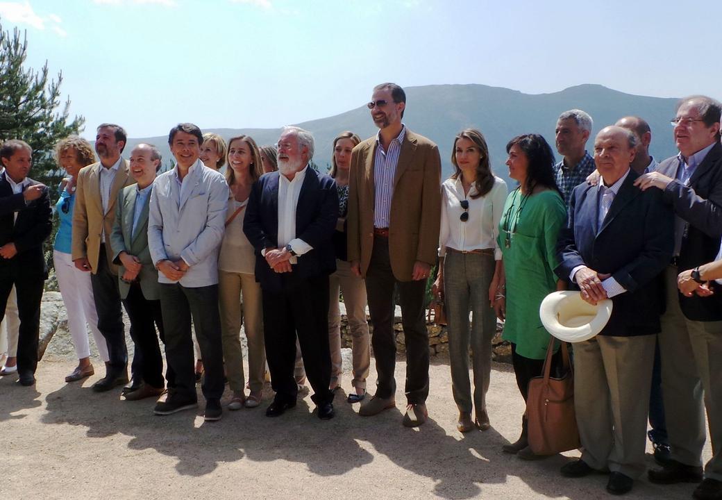Los Príncipes, con los presidentes regionales de Castilla y León y Madrid (Fuente, ministerio de Agricultura)