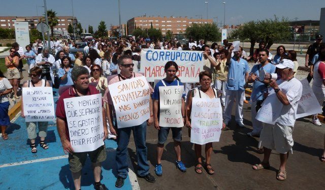 Una de las manifestaciones contra la privatización del Hospital Infanta Sofía de Sanse